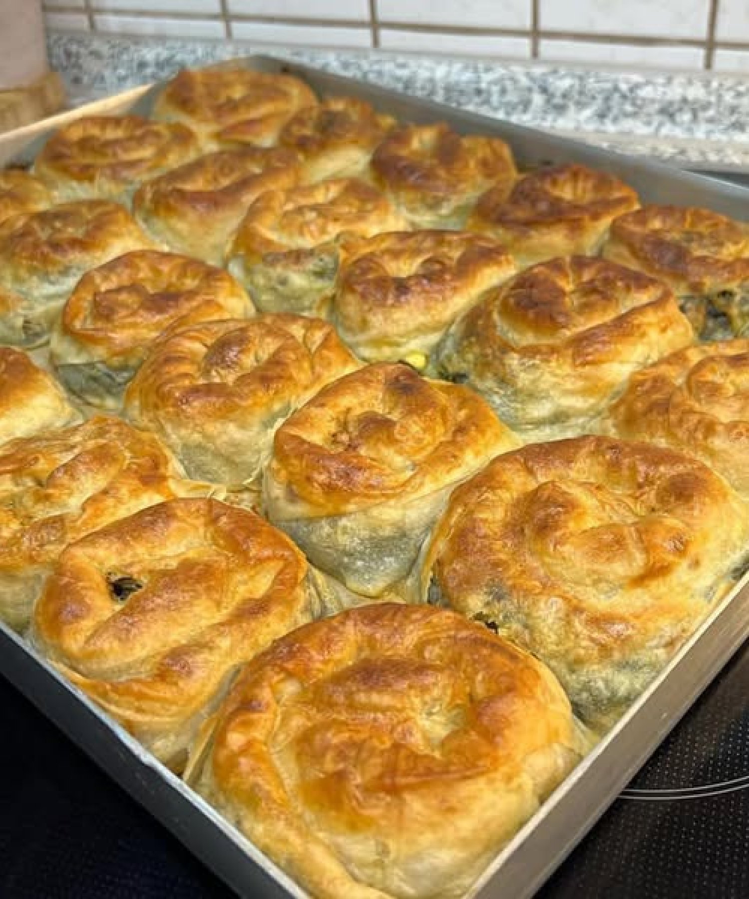 Annemin Ispanaklı Gül Böreği Tarifi