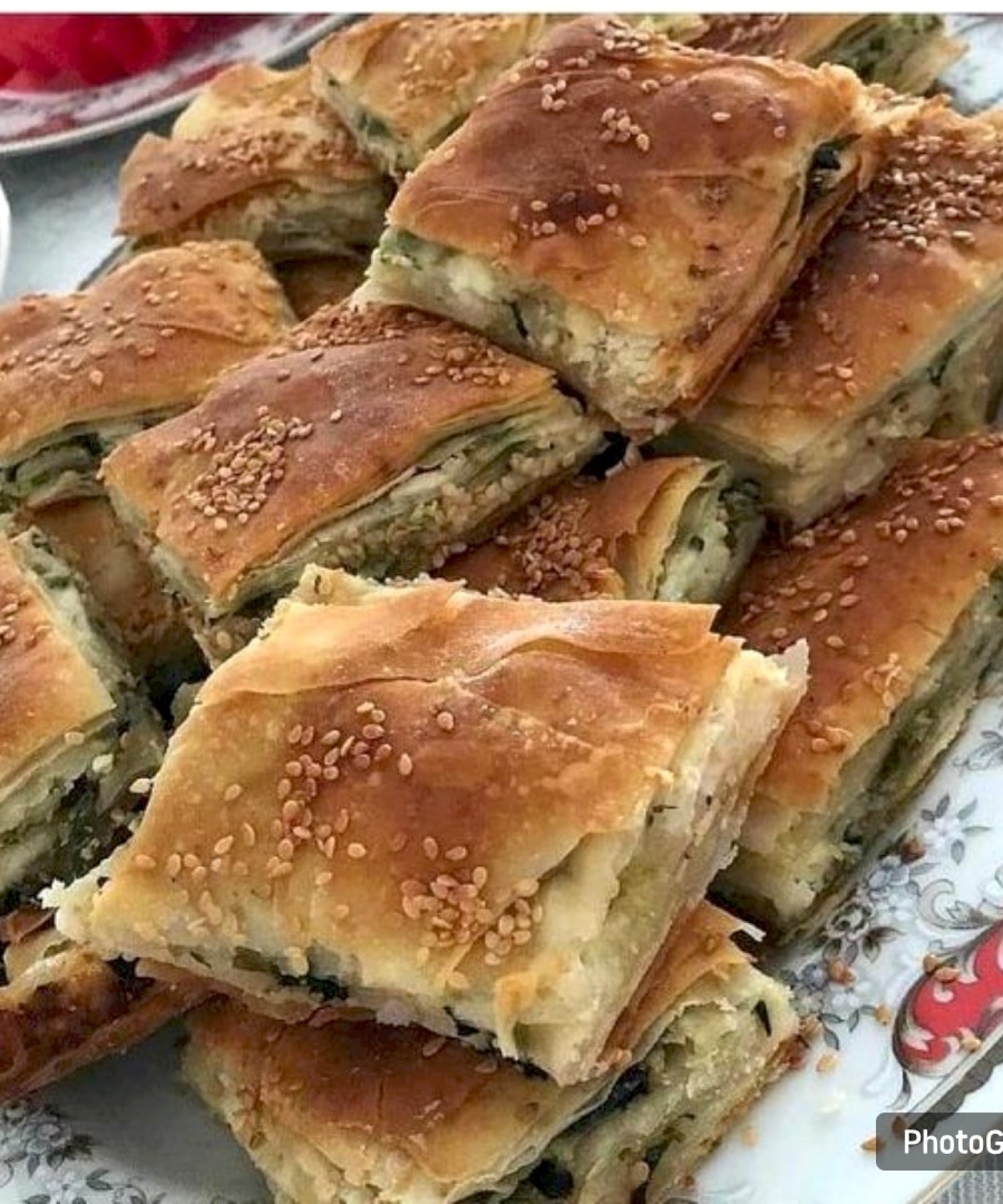 Nişastalı El Açması Börek Tarifi