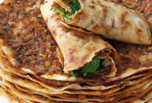 Ev Yapımı Çıtır Lahmacun Tarifi