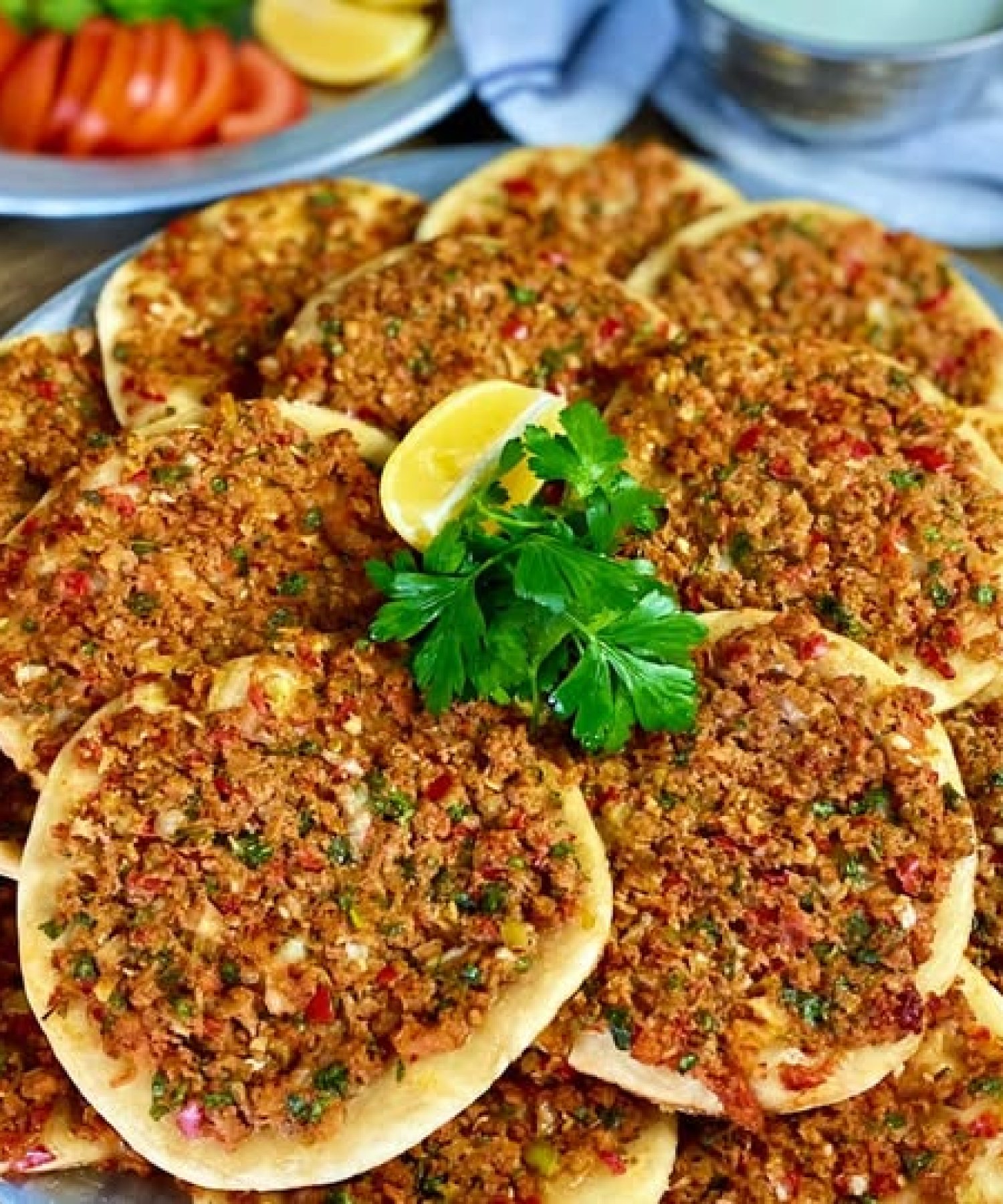 250 Gram Kıymayla 2 Tepsi Fındık Lahmacun