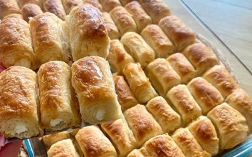 El Açması Kat Kat Peynirli Börek