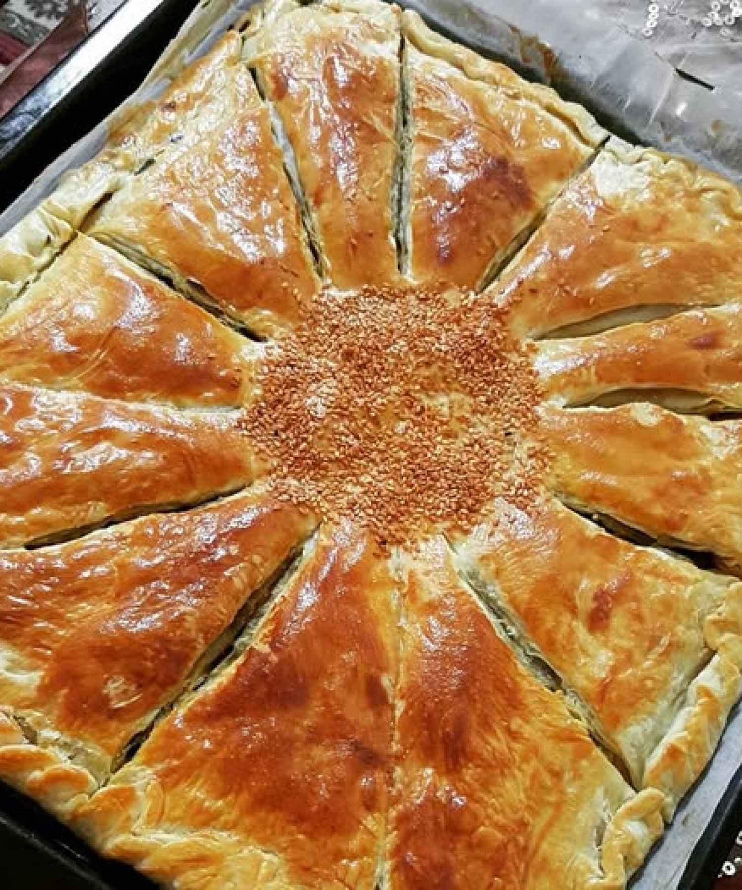 El Açması Göçmen Böreği Tarifi