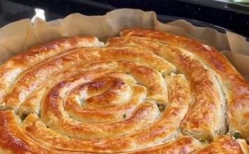 Milföy hamurdan çıtır Peynirli Börek