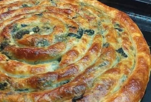 Ispanaklı Pırasalı El Açması Börek Tarifi