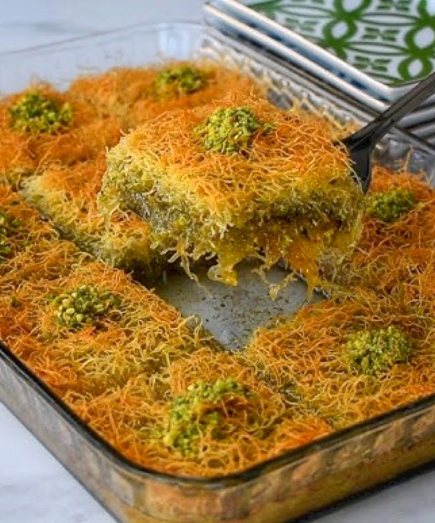 Borcamda Cevizli Kadayıf Tatlısı